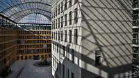 Haus der Deutschen Wirtschaft in Berlin, Blick ins Atrium 